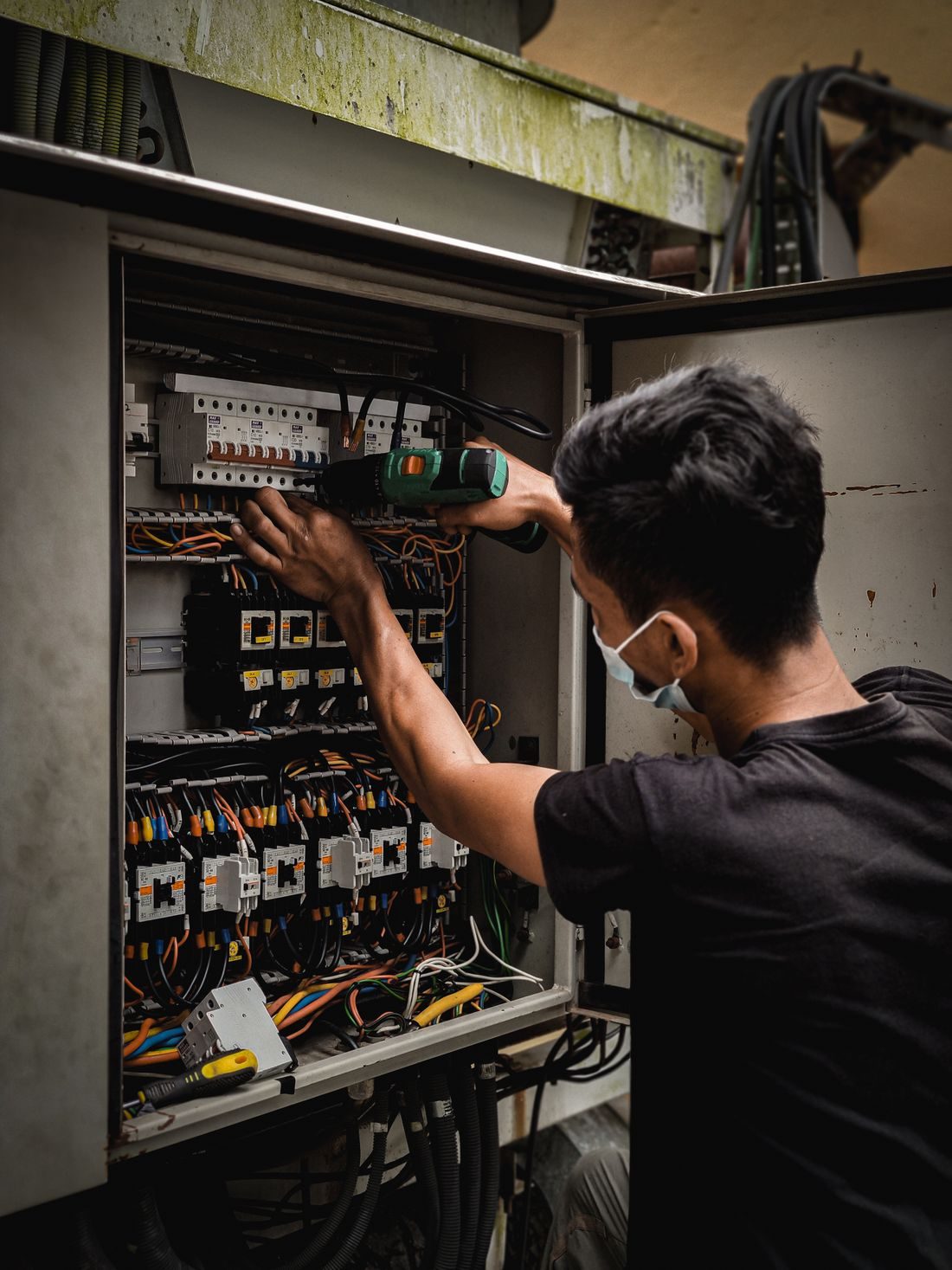 Electrical panel wiring